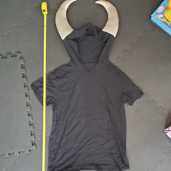 Bull hooded t-shirt - Picture 2 of 5